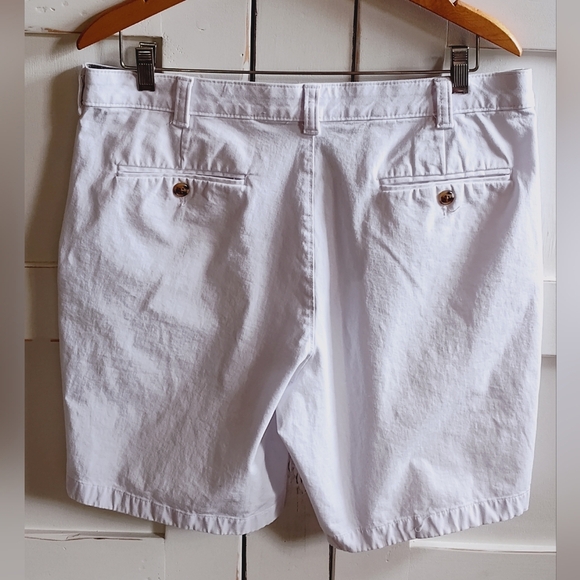 Club Room Men's White Chino Flat Front Shorts | Classic Fit | Size 33W - Picture 2 of 5